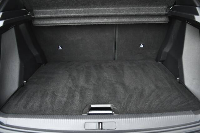 Peugeot 2008 1.2 GT Aut. 150Pk leer schd adapcrc mass ind laden