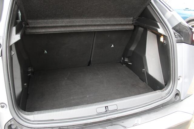 Peugeot 2008 1.2 Hybrid 136 GT