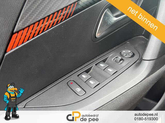 Peugeot 2008 1.2 PureTech Active Pack GARANTIE/CARPLAY/CLIMA/CRUISE/NAVI rijklaarprijs!