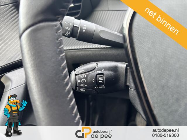 Peugeot 2008 1.2 PureTech Active Pack GARANTIE/CARPLAY/CLIMA/CRUISE/NAVI rijklaarprijs!