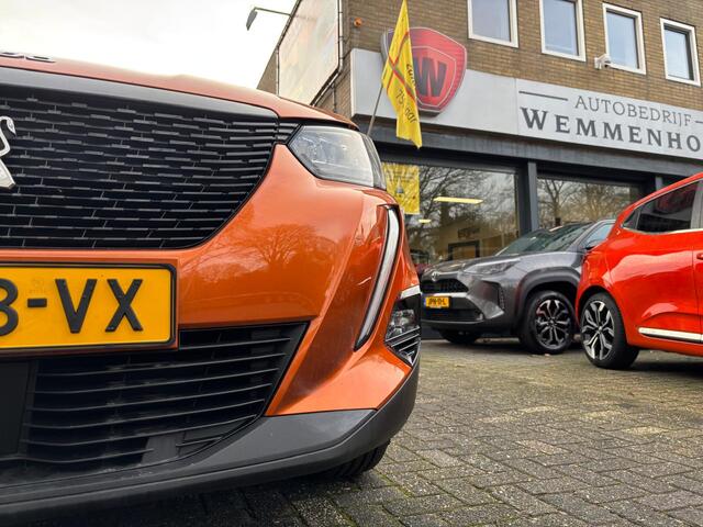 Peugeot 2008 1.2 PureTech Blue Lease Active