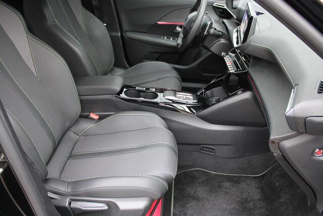 Peugeot 2008 1.2 Hybrid 136 GT Automaat Airco Navi 360 Camera Carplay Adaptive Cruise Nieuwstaat