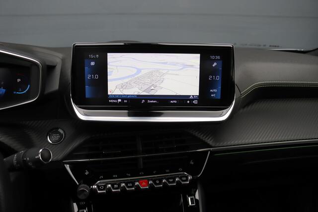 Peugeot 2008 1.2 PureTech GT Pack Aut8 | Adpatieve Cruise Control | Panoramadak | Focal Sound System | Sfeerverlichting | Camera | Keyless Go | 3D-Display | Stoelverwarming | Full Led |