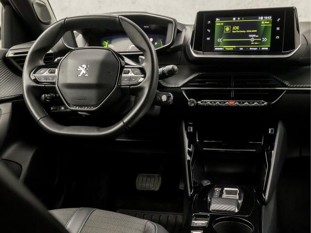 Peugeot 2008 1.2 PureTech Allure Pack (APPLE CARPLAY, 3D COCKPIT, CLIMATE, SPORTSTOELEN, LM VELGEN, GETINT GLAS, NIEUWE APK, NIEUWSTAAT)