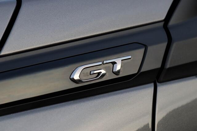 Peugeot 2008 GT Line 1.2 Puretech l PANO l Camera l Keyless l Blindspot l OPT