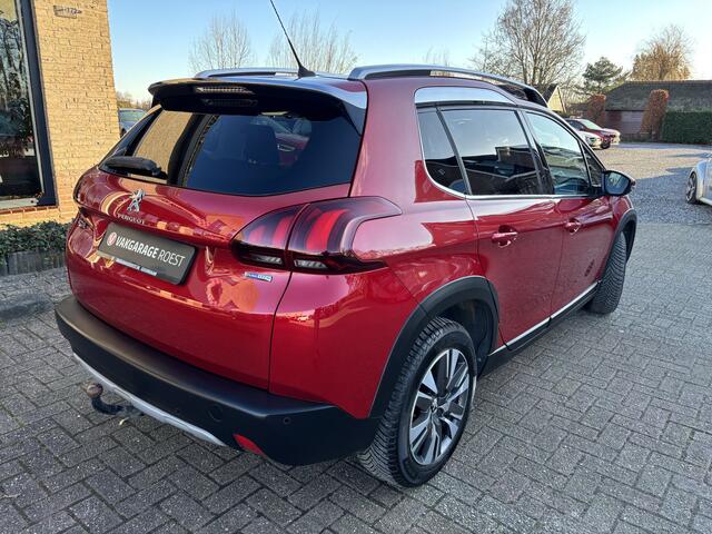 Peugeot 2008 1.2 PureTech Allure All-Seasons / Panoramadak / Trekhaak