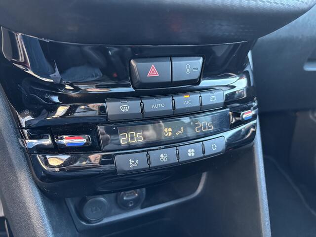 Peugeot 2008 1.2 PureTech Allure All-Seasons / Panoramadak / Trekhaak