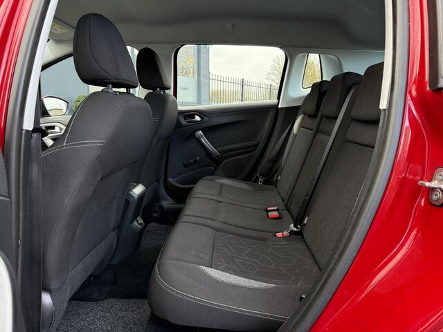 Peugeot 2008 1.2 PureTech Blue Lion Automaat,110pk,Trekhaak,Dealer Onderhouden,Navi,Airco,Cruise,Pdc,N.A.P,Bj 12-2017,Distributie vv 2023,Apk tot 06-2026