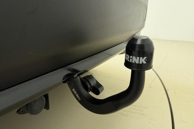 Peugeot 2008 1.2 PureTech GT-Line 130pk | Automaat | Navigatie | Climate Control | Trekhaak | Camera | LED Verlichting | Keyless Start | Getinte ramen | Zwart Dak