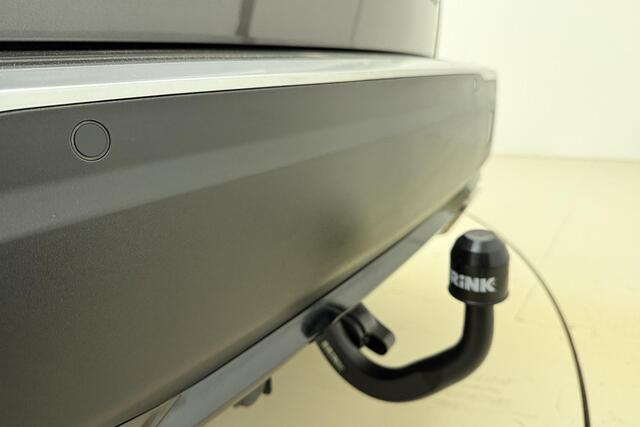 Peugeot 2008 1.2 PureTech GT-Line 130pk | Automaat | Navigatie | Climate Control | Trekhaak | Camera | LED Verlichting | Keyless Start | Getinte ramen | Zwart Dak