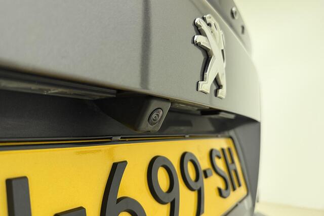 Peugeot 2008 1.2 PureTech GT-Line 130pk | Automaat | Navigatie | Climate Control | Trekhaak | Camera | LED Verlichting | Keyless Start | Getinte ramen | Zwart Dak