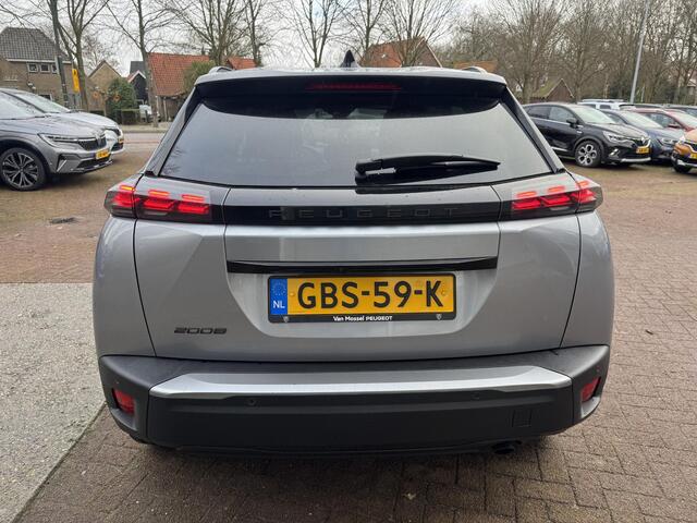 Peugeot 2008 1.2 PureTech 100 Allure+Camera!!