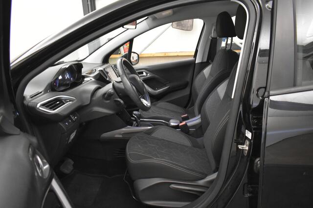 Peugeot 2008 1.2 PureTech 110PK Automaat Navi Cruise PDC V+A