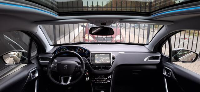 Peugeot 2008 1.2 PT Allure NAP NAVI PDC CarPlay Panorama