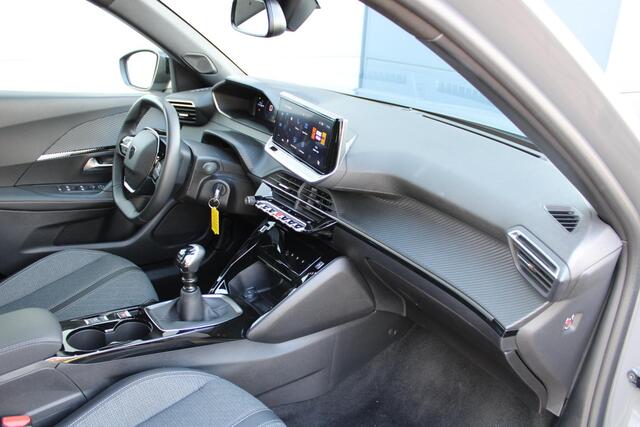 Peugeot 2008 1.2 PureTech 100pk Allure Airco Carplay PDC V+A 10.964km Nieuwstaat