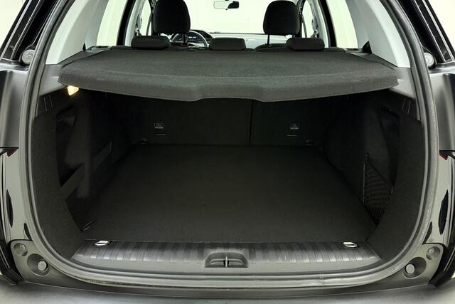 Peugeot 2008 PureTech 110 pk | Zeer lage km-stand! | Navigatie | Apple Carplay/Android Auto | Airco | Cruise Control | Parkeersensoren | Metallic lak