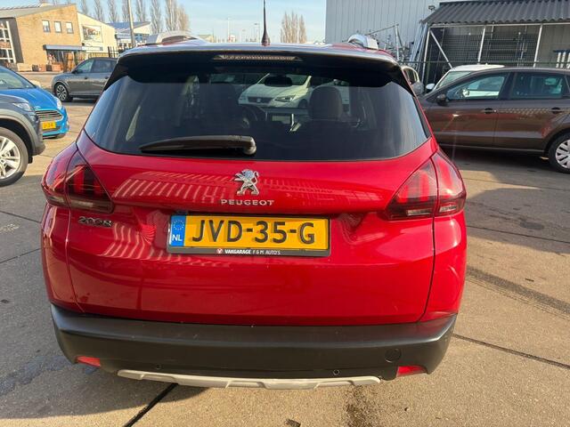 Peugeot 2008 1.2 PureTech Allure Clima, camera