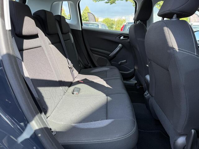 Peugeot 2008 1.2 PureTech Blue Lion 110pk,Trekhaak,2e Eigenaar,Navi,Automaat,Airco,Cruise,Lm velgen,Nieuwe Apk bij Aflevering