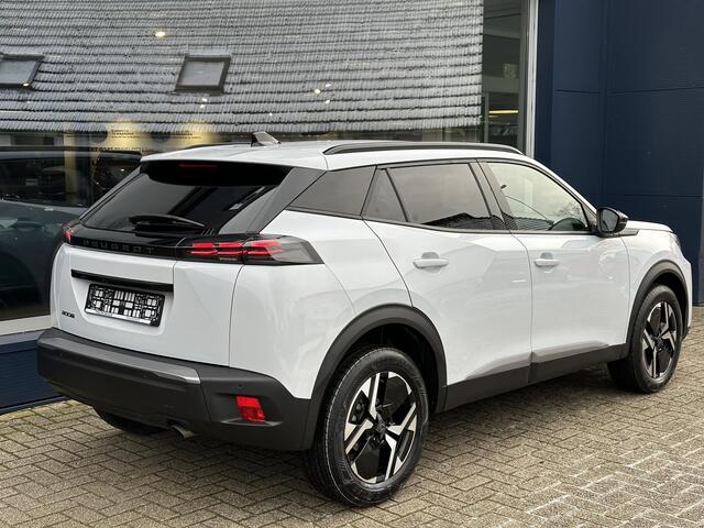 Peugeot 2008 1.2 Turbo 100 PK Allure | Lage km stand 7800 | Navigatie via Telefoon | Stoelverwarming | 360 Graden Camera | Dode Hoek Detectie | Climate Control | LED Verlichting | Cruise Control | 17" Lichtmetalen Velgen | Hoge Zitpositie | Half Lederen Bekleding |