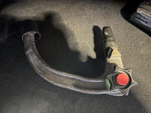 Peugeot 2008 1.2 PureTech GT-Line | Navigatie/Android/Apple Carplay | LM Velgen 17" | Afn.Trekhaak | Parkeersensoren Voor en Achter | Cruise Control adaptief | Airco |