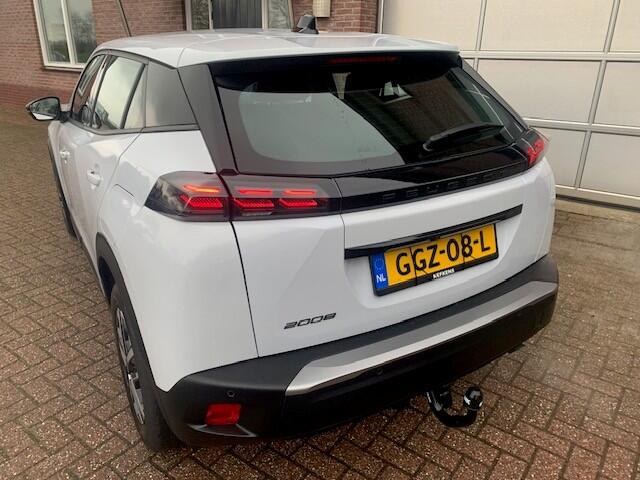Peugeot 2008 1.2 PureTech 100 Trekhaak / Apple Carplay / Camera