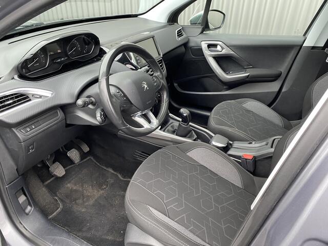 Peugeot 2008 1.2 PureTech Blue Lion A/C, CC, Pano, Navi, Carplay, DAB+, PDC, LM, nw. APK - Inruil Mogelijk -