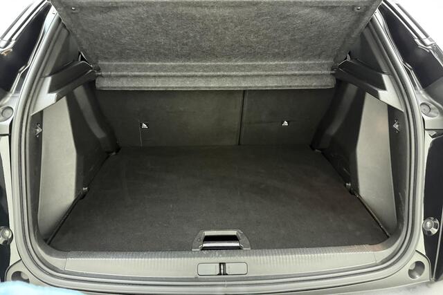 Peugeot 2008 1.2 PureTech Allure Pack Digitaal Instrumentenpaneel l Camera l PDC l Apple Carplay/Android Auto l Navigatie l Bluetooth l Climate Control l Cruise Control l Keyless l Lichtmetalen Velgen