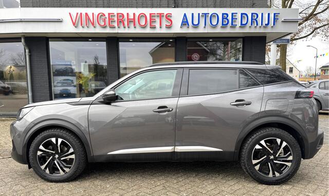Peugeot 2008 130 Pk Allure * Automaat * Allure * * Navigatie * Keyless Start Button * 1/2 Lederen Interieur * Achteruitrij Parkeer Camera * L.M. Velgen * Climate & Cruise Control * Vingerhoets; Vierde Generatie Eersteklas Service. Al meer dan 100 jaar een begrip in de