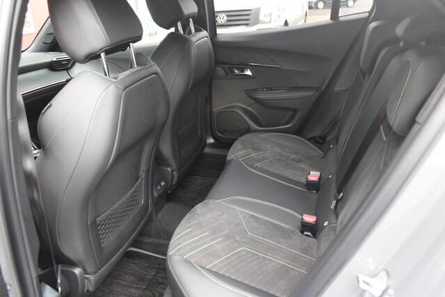 Peugeot 2008 1.2 130PK AUTOMAAT GT PACK | ELEKTRISCH BEDIENBARE BESTUURDERSSTOEL | NAVIGATIE | FULL LED KOPLAMPEN | DRAADLOZE APPLE CARPLAY/ANDROID AUTO | ADAPTIVE CRUISE CONTROL | CAMERA VOOR + ACHTER | CLIMATE CONTROL | LICHTMETALEN VELGEN 17" | KEYLESS ENTRY/START 