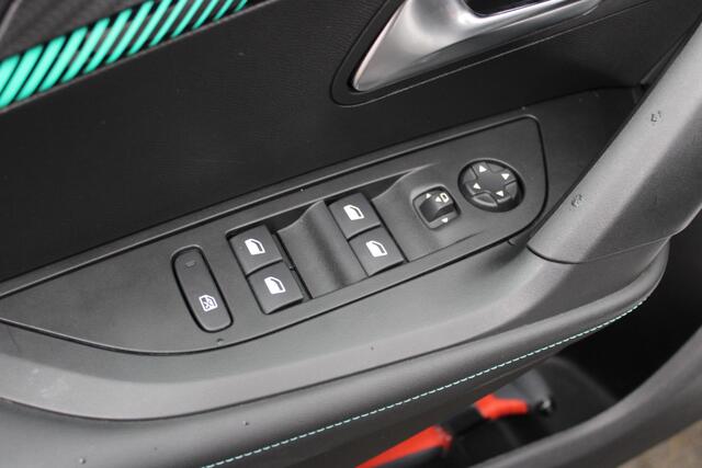 Peugeot 2008 1.2 PureTech Allure Incl Garantie en Afleveringskosten!!