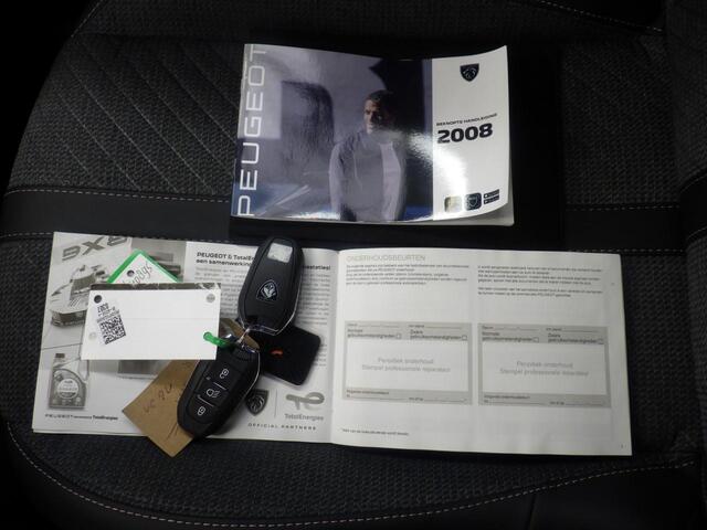Peugeot 2008 1.2 Hybrid 145 Allure ALL INRIJKLAARPRIJS/Navi/Camera/keyless/Cruise Controle adaptief/