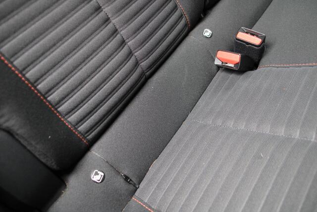 Peugeot 2008 1.2 PureTech 130pk Active Pack Airco Navi Camera Carplay 30.275km