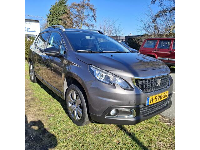 Peugeot 2008 1.2 PureTech Allure Trekhaak, Sportvelgen.