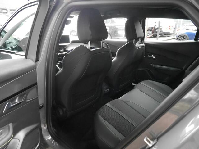 Peugeot 2008 1.2 Hybrid 136 GT | Automaat | LED Koplampen | Camera v+a | 18 inch velgen | Keyless entry & Start | Getint glas | Climate control | Draadloze Carplay / Android auto