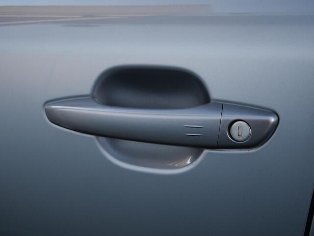 Peugeot 2008 1.2 Hybrid 145 Pk Allure Automaat Navi / DAB / Apple Carplay / Camera