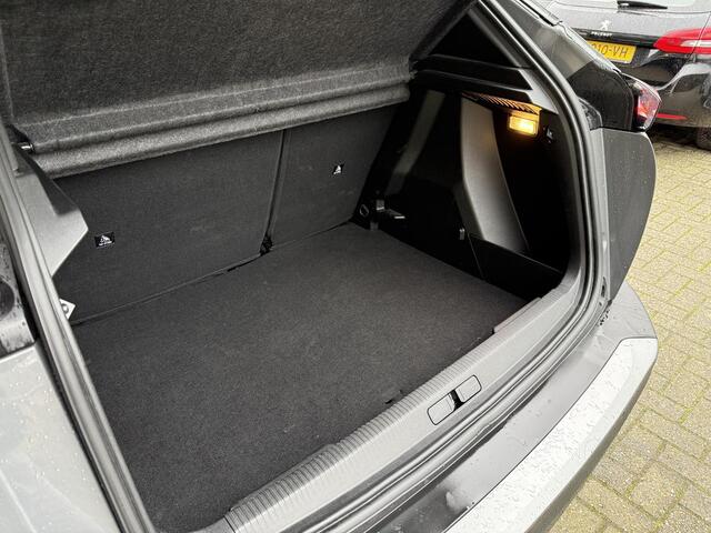 Peugeot 2008 1.2 Hybrid 145 Allure | Climate & Cruise Control | voorstoelen verwarmd |Parkeersensoren voor + achter | AppleCarplay/Android Auto |