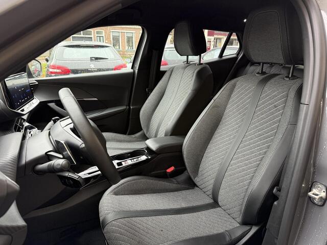 Peugeot 2008 1.2 Hybrid 145 Allure | Climate & Cruise Control | voorstoelen verwarmd |Parkeersensoren voor + achter | AppleCarplay/Android Auto |