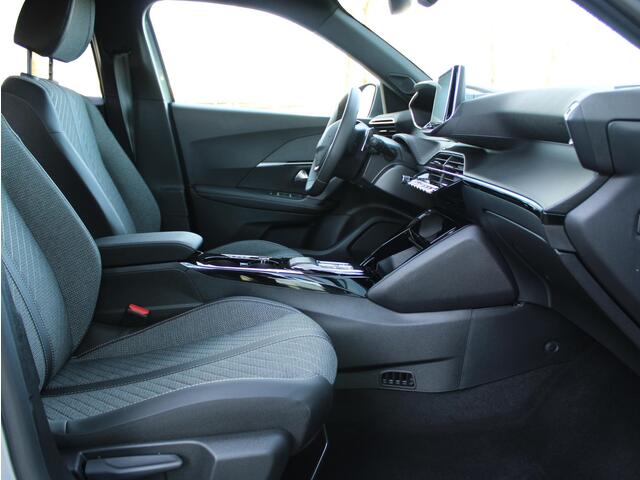 Peugeot 2008 1.2 Hybrid 136 Allure Automaat | Navi / Camera / Climate