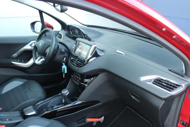 Peugeot 2008 1.2 PureTech 130pk Allure Automaat Airco Navi Camera Panoramadak 31.894km 1e eigenaar