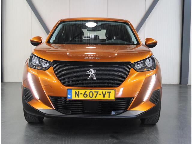 Peugeot 2008 130PK Active Pack | 1ste eigenaar | Parkeersensoren | Climate Control | Cruise Control | AppleCarPlay/AndroidAuto | LED lampen | 16"LMV | Isofix | DAB Radio | lederen Stuurwiel |
