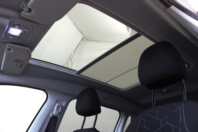 Peugeot 2008 1.2 PureTech Blue Lion |Pano|Navi|Trekhaak|