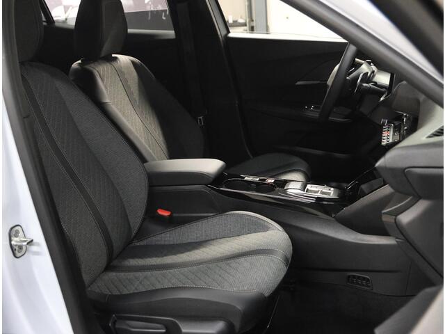 Peugeot 2008 1.2 Hybrid 145PK Allure | 1ste eigenaar | AppleCarPlay/AndroidAuto | Climate Control | Adaptive Cruise Control | 360'Camera | Keyless | FULL LED | Navigatie | LMV | Parkeersensoren | Privacy Glass | Isofix |