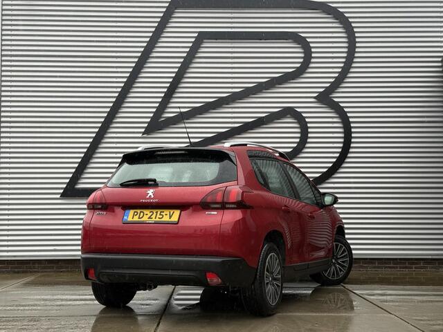 Peugeot 2008 1.2 PureTech Blue Lion 1e Eigenaar|Airco|D-riem v.v. in 2023|Trekhaak|Carplay|Cruise|PDC|N.A.P|APK tot 06-2026