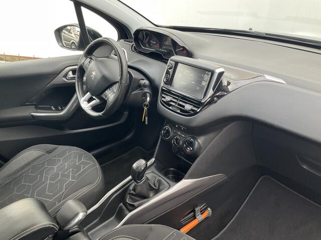 Peugeot 2008 1.2 PureTech Blue Lion Airco Cruise Trekhaak Hoge zit