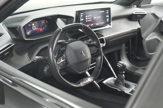 Peugeot 2008 PureTech 130 GT-Line | Camera | Adaptieve Cruise Control | Allseason Banden | Navigatie