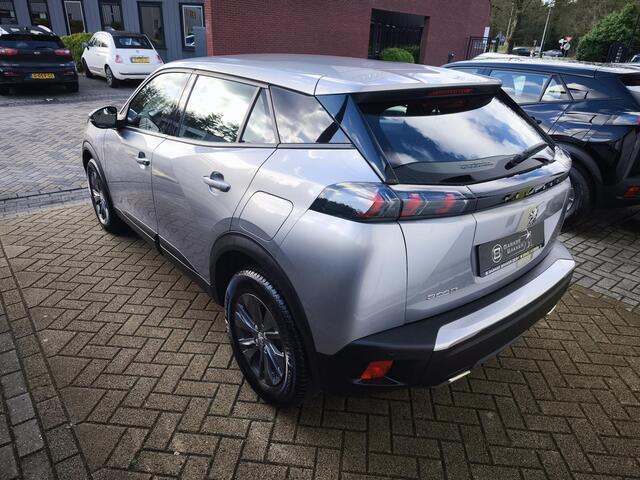 Peugeot 2008 1.2 PureTech Allure Pack Automaat Navigatie Carplay Led