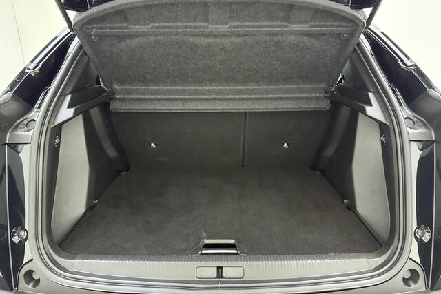 Peugeot 2008 1.2 Hybrid Allure | 145PK | AUTOMAAT | Keyless Entree | Climate Control | Cruise Control | Parkeersensoren Rondom | Apple Carplay/Android Auto Draadloos |