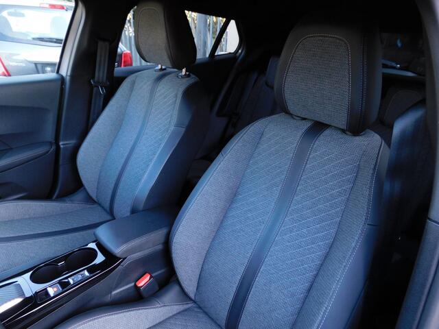 Peugeot 2008 1.2 PureTech 130 Allure NIEUWSTAAT! CARPLAY/ANDROID! CRUISE! CLIMA!PARKEERSENSOREN! LM VELGEN!