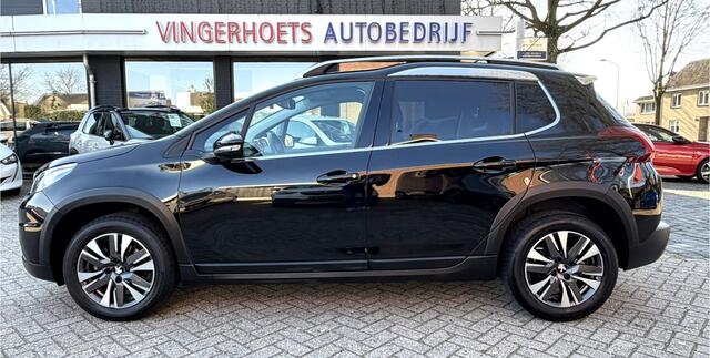 Peugeot 2008 Benzine 130 Pk * Allure * Navigatie * 1/2 Lederen Interieur * Climate & Cruise Control * L.M. Velgen * DAB Radio * Achteruitrij Camera & Parkeersensoren * Vingerhoets; Vierde Generatie Eersteklas Service. Al meer dan 100 jaar een begrip in de Brabantse Ke
