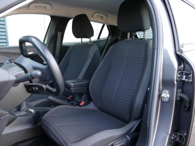 Peugeot 2008 1.2 PureTech Active Pack | 100PK | Trekhaak | Cruise Control | Parkeer Sensoren Achter | Airco | Navigatie | Climate Control |